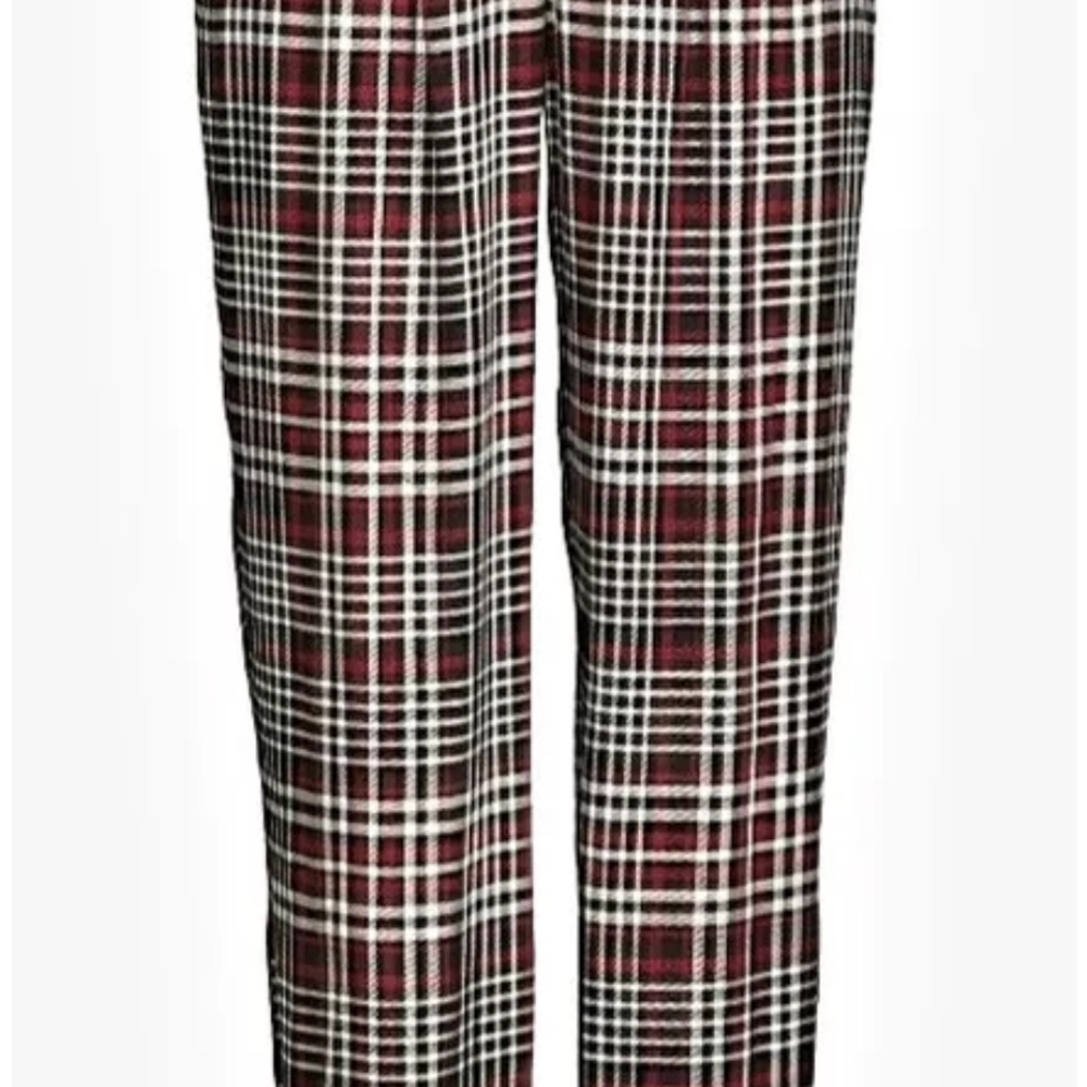 No Boundaries Red and Black Plaid PantTrouser. Pleated flare. Sz 3/5 28” inseam.